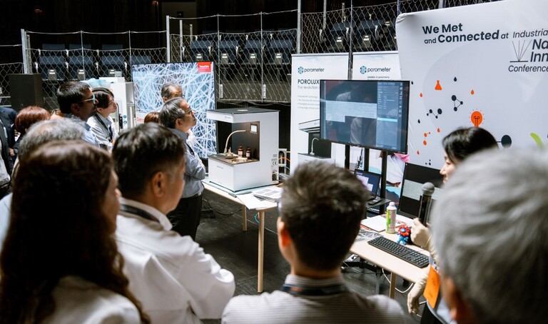 From concept to control panel.   During days 2 and 3, participants had the chance to operate Elmarco's electrospinning equipment, explore new materials, and connect directly with application specialists. Real questions, real solutions. 